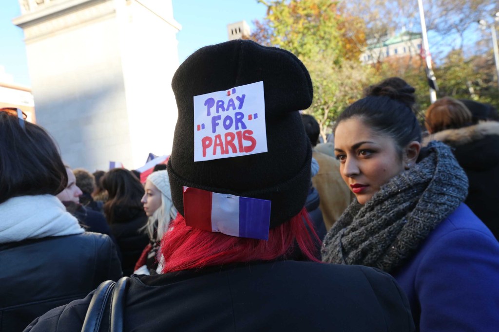 Nueva York unida por París y en estado de alerta