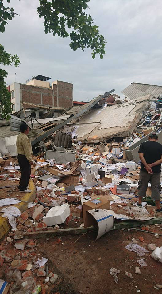 Ecuador: Van 135 réplicas del sismo; vicepresidente viaja a la zona cero