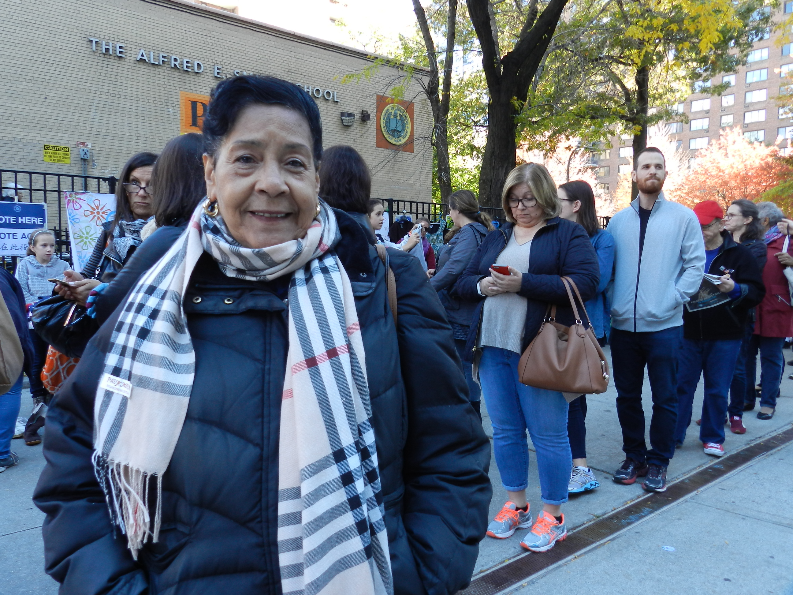 Carmen Ramos votó en su centro del Upper West Side / Marta Ramírez.