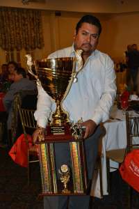 Mauricio Esquitín, presidente y entrenador del actual campeón “Clausura” La Barra 53.