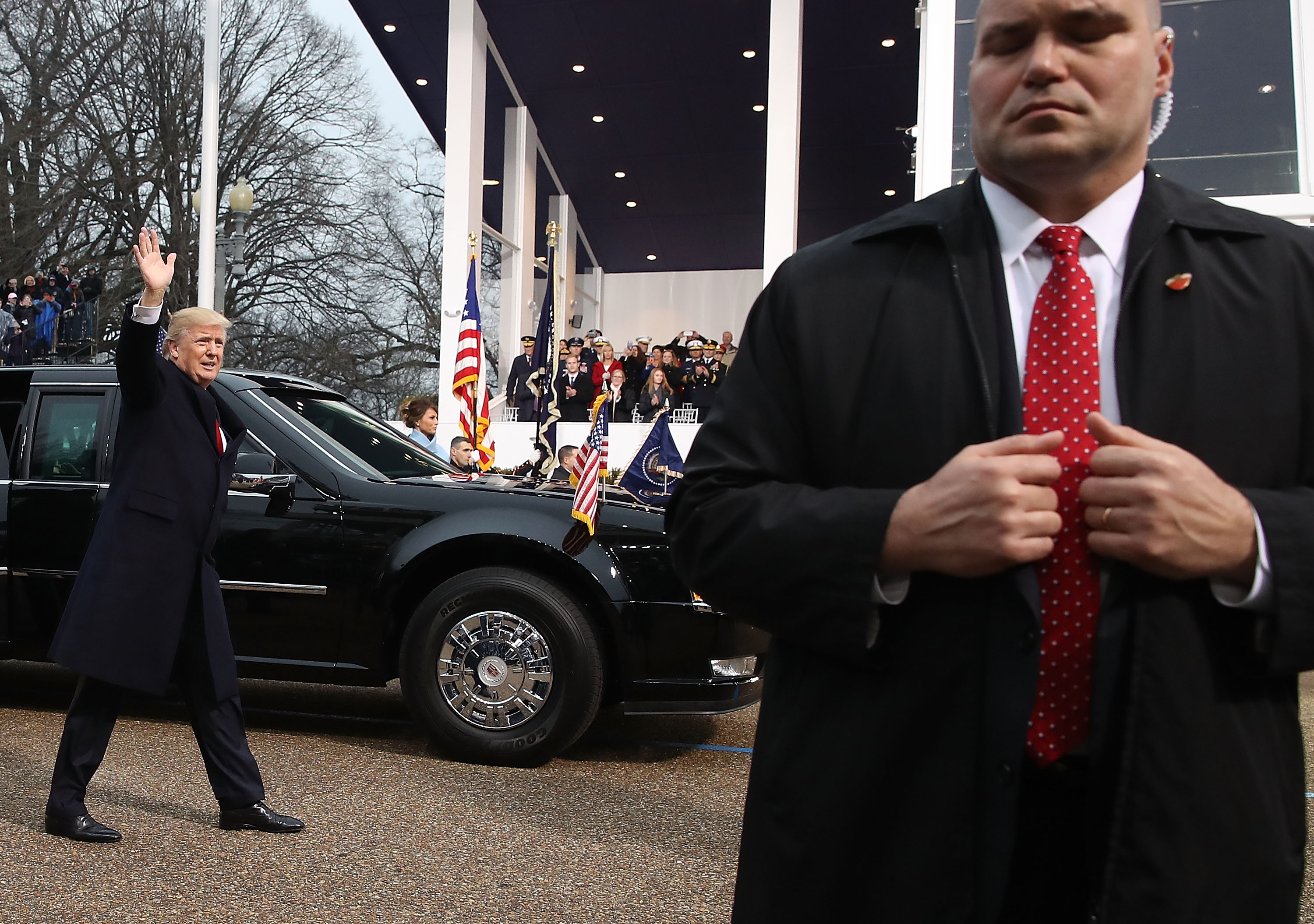 Cerca de la Casa Blanca, el presidente 45 de la nación saludó a algunos asistentes. FOTO: MARK WILSON / GETTY IMAGES