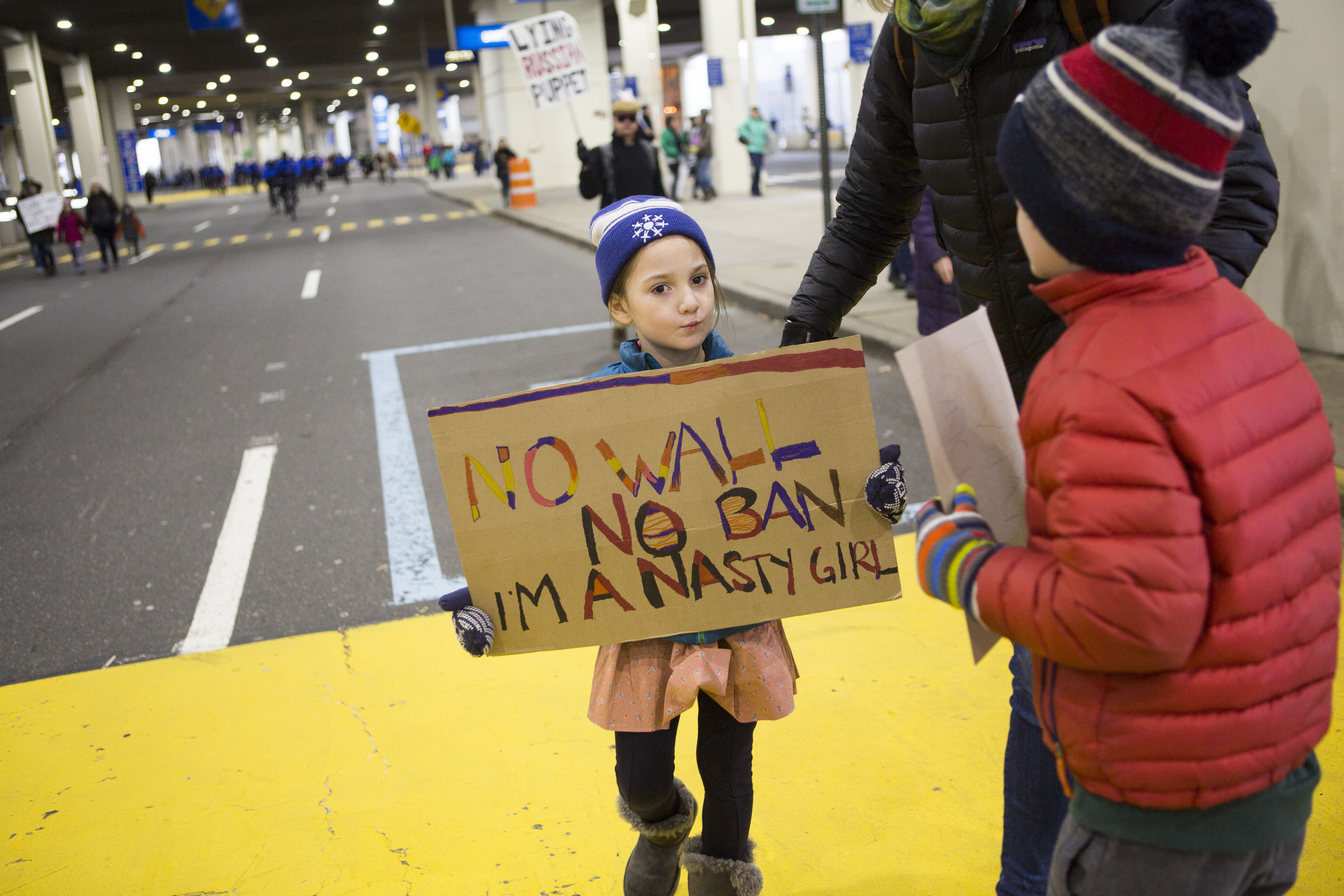 En Filadelfia, acuderon familias enteras a las protestas 