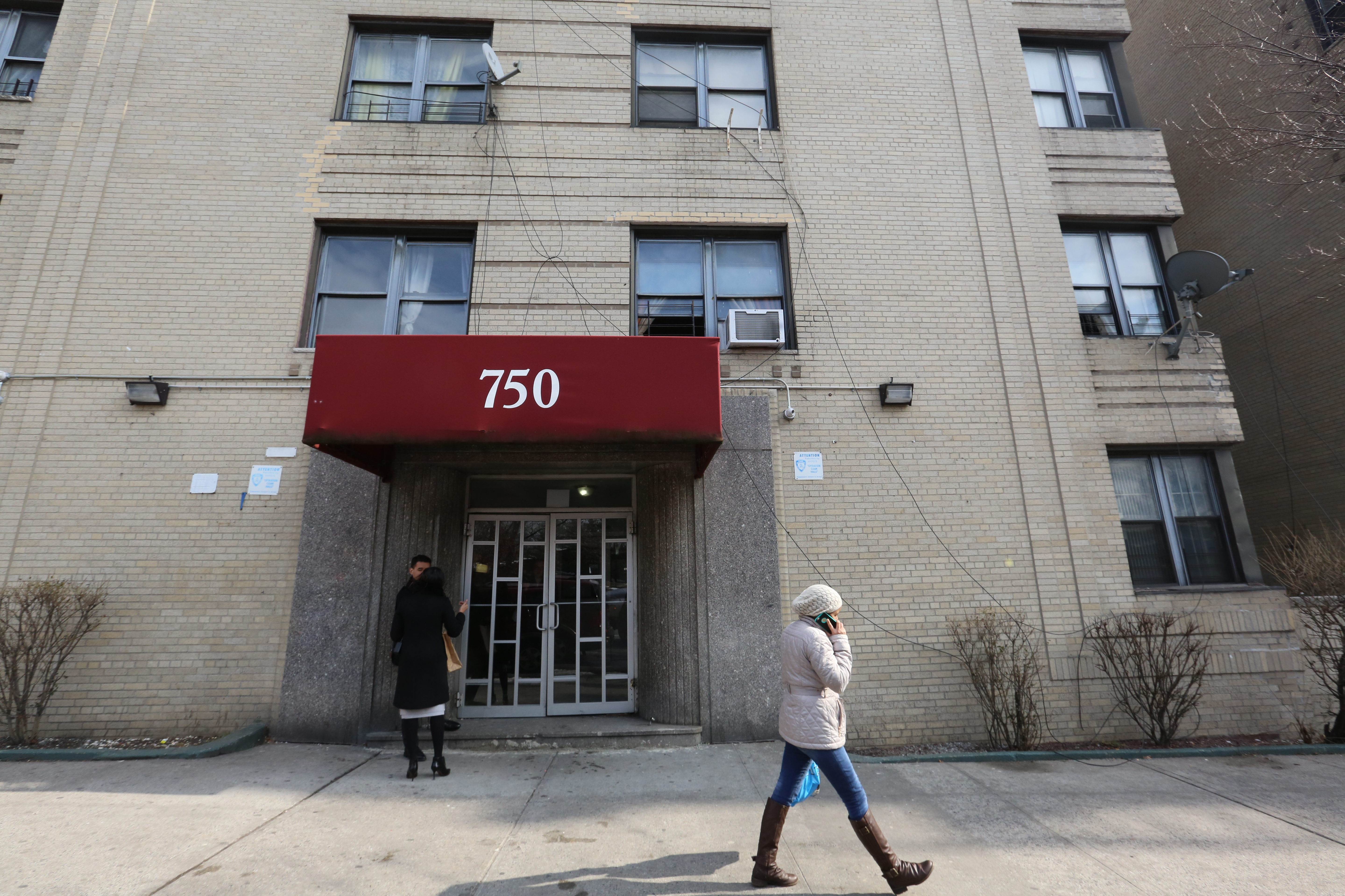 Edificio localizado en el 750 de la Grand Concourse en el Bronx, donde Braulio Balbuena contrajo leptospirosis.