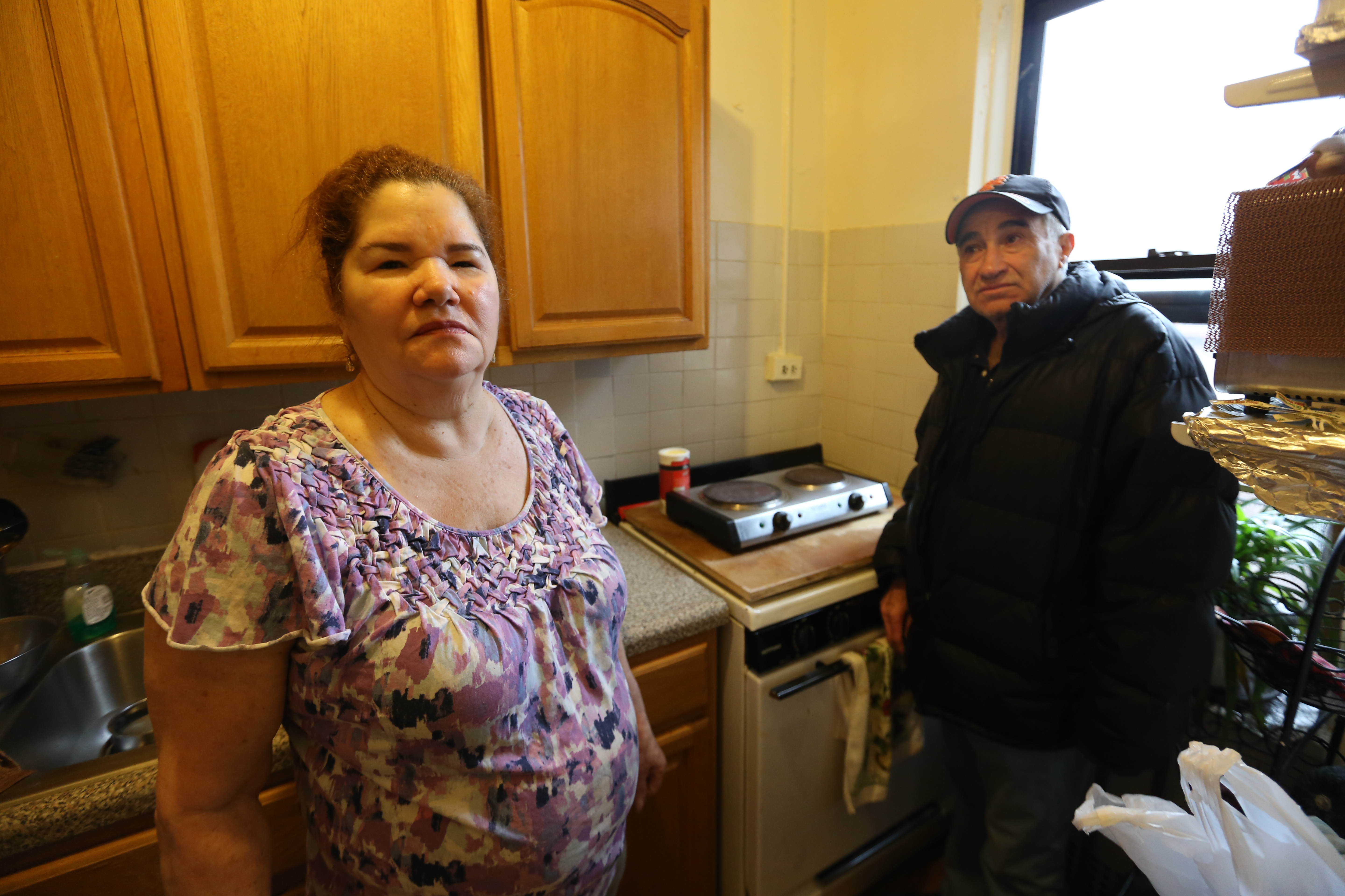 Zunilda con su marido, Jesus Perez viven sin gas para cocinar desde Junio de 2016 en el edificio 1777 Grand Concouse de El Bronx.