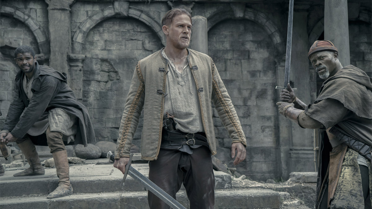 Charlie Hunnam es el Rey Arturo en "King Arthur: Legend of the Sword".