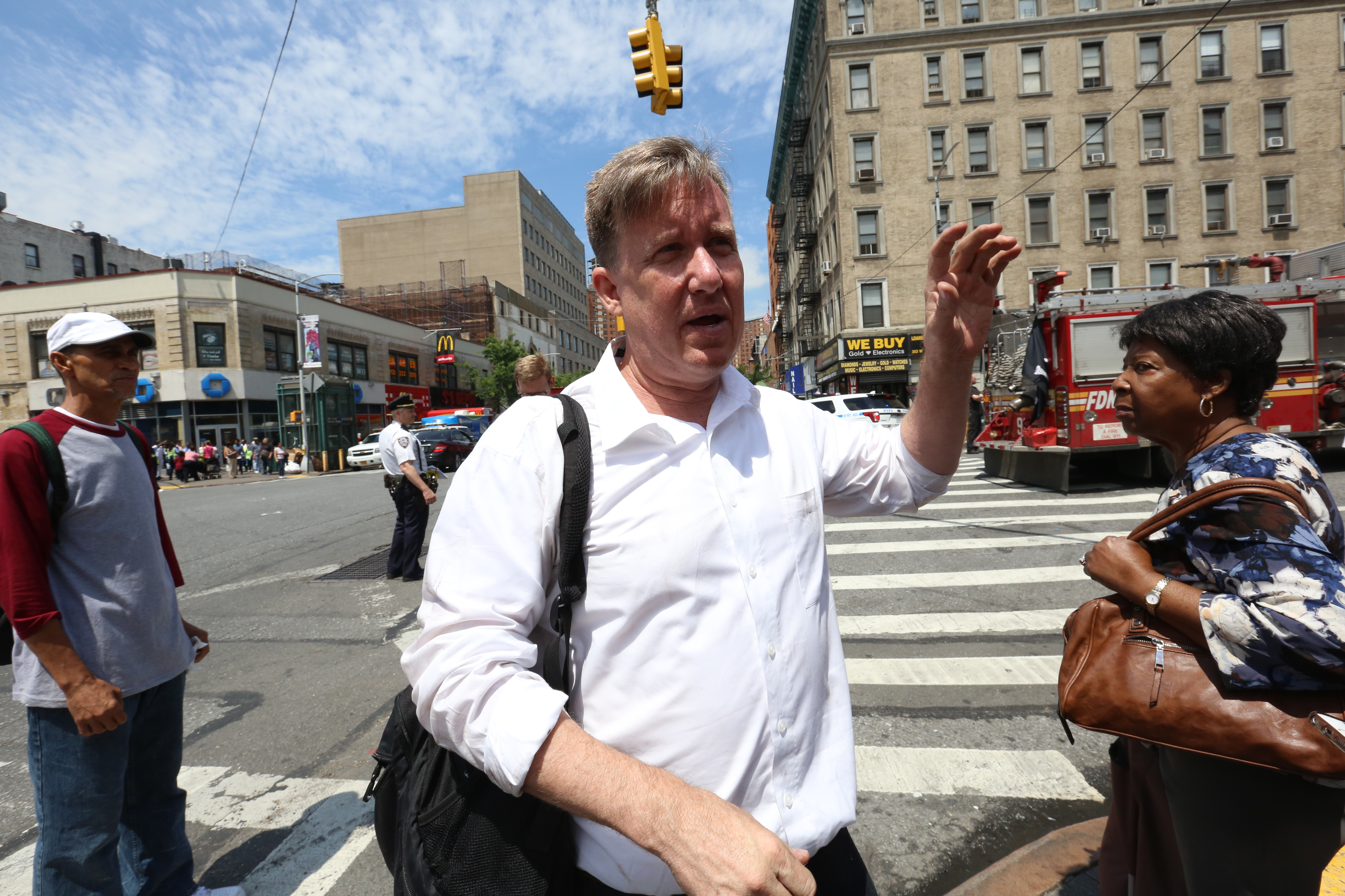 Usuario Kelly Kopp que estaba en el tren en los momentos del descarrilamiento del tren A en la estacion 125 en Harlem, deja a 30 usuarios heridos y a centenares sin servicio.