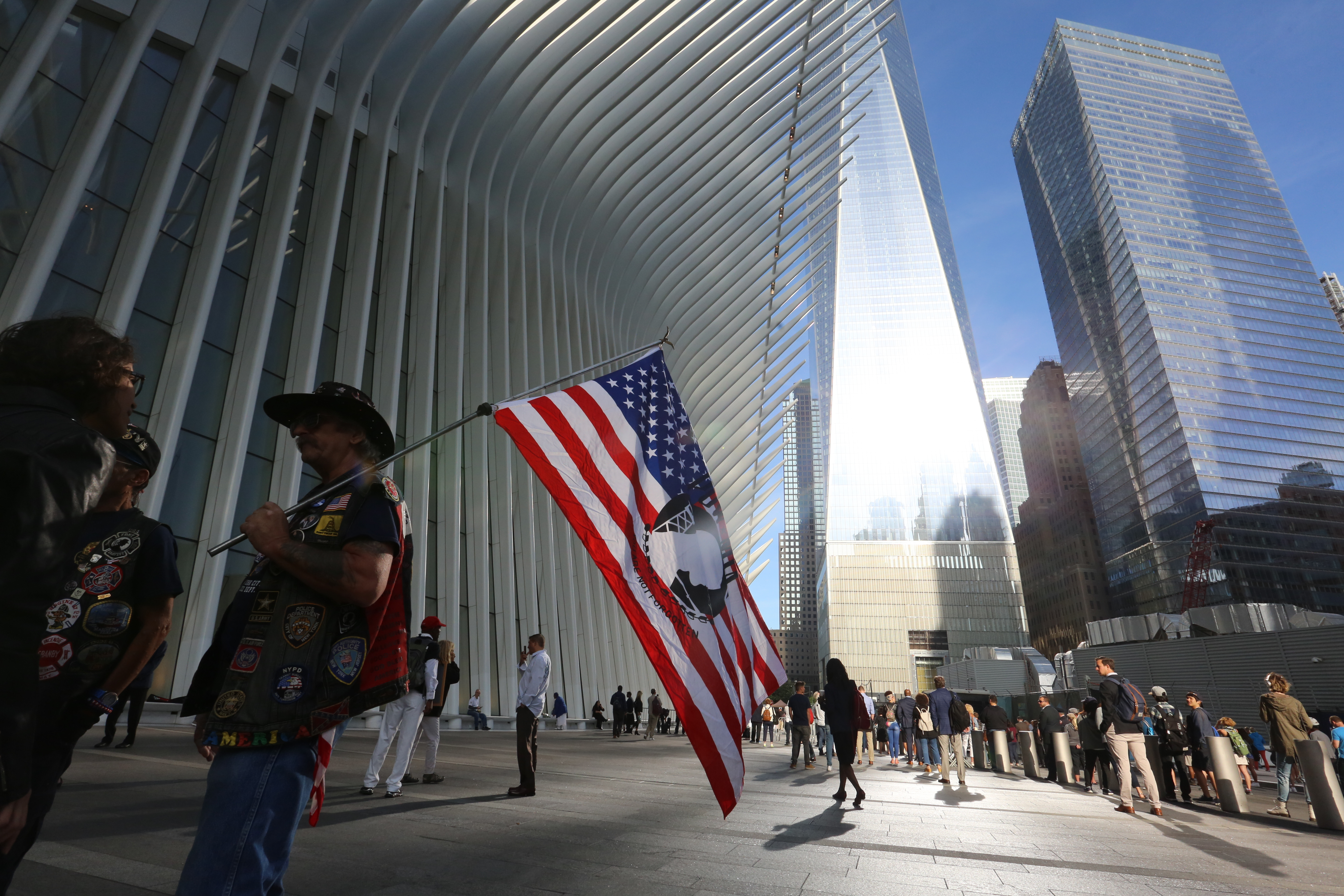 16 años de los ataques terroristas del Septiembre 11, los famliares recuardan a sus vidtimas.