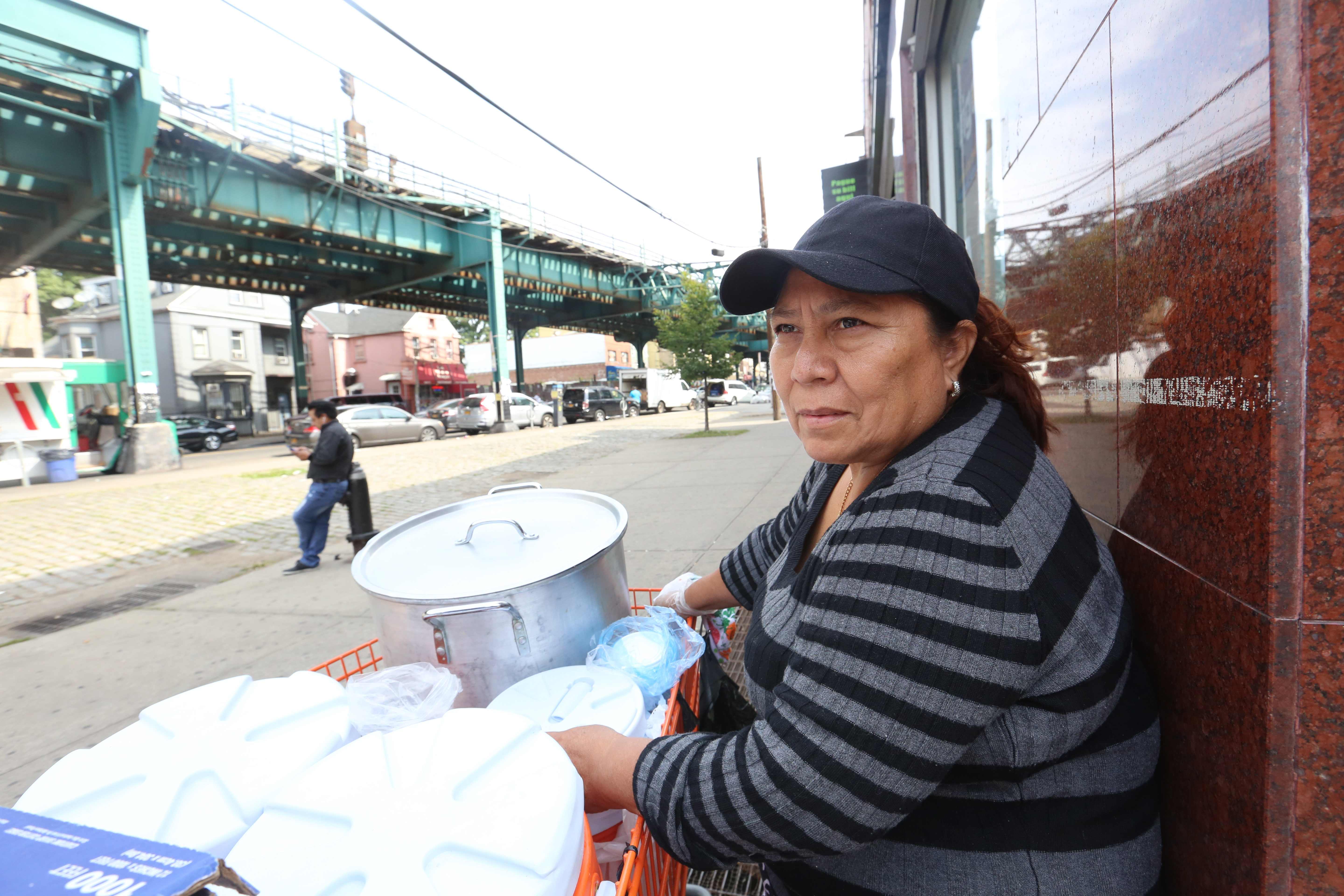 Luz Maria Lopez. Contienda politica del Districto 21 en Queens donde los candidatos para el concejo se miden hoy en las elecciones primarias.