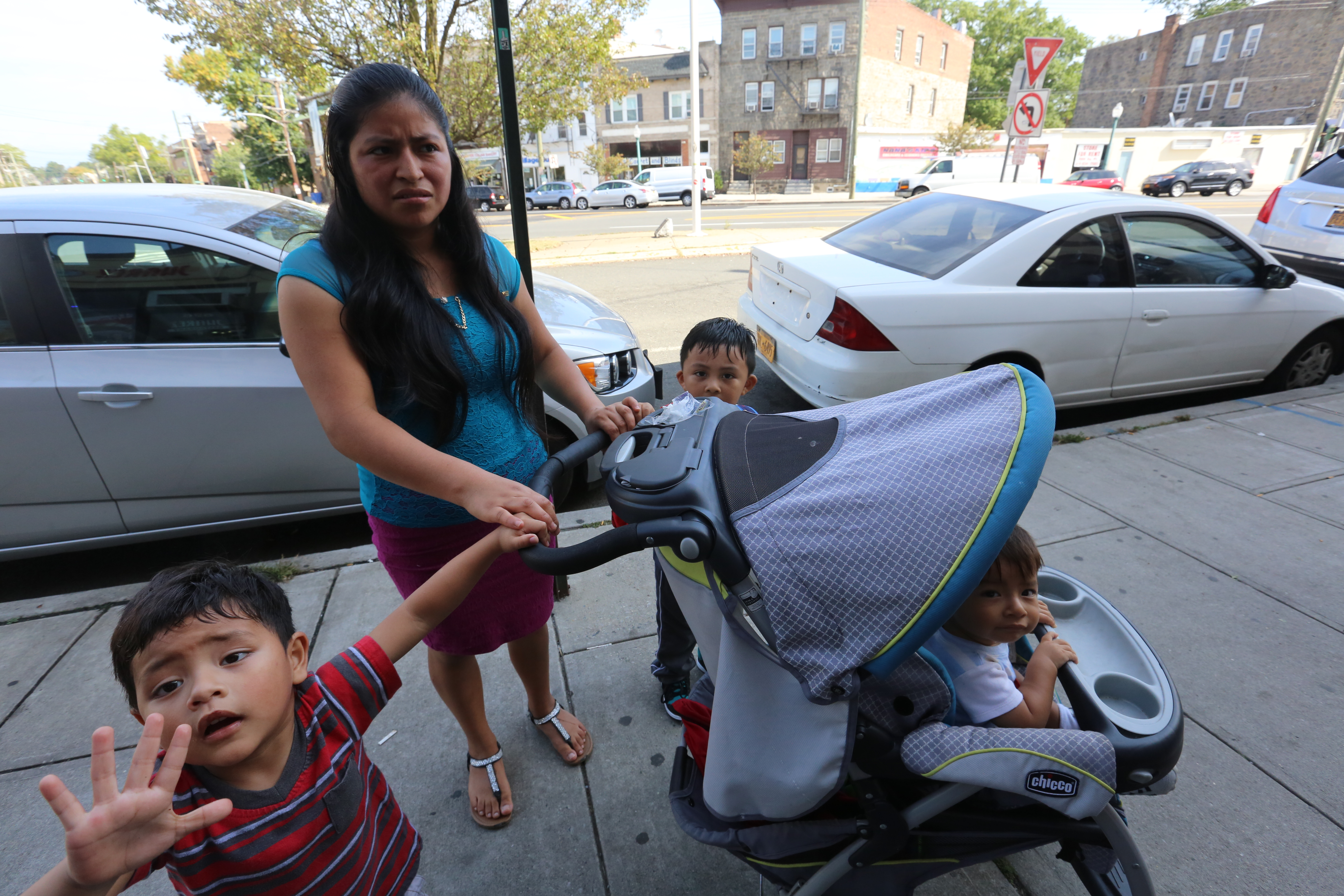 Amaris Velazquez. Hispanos en el area de Westchester, NY piden mas seguridad para los indocumentados.