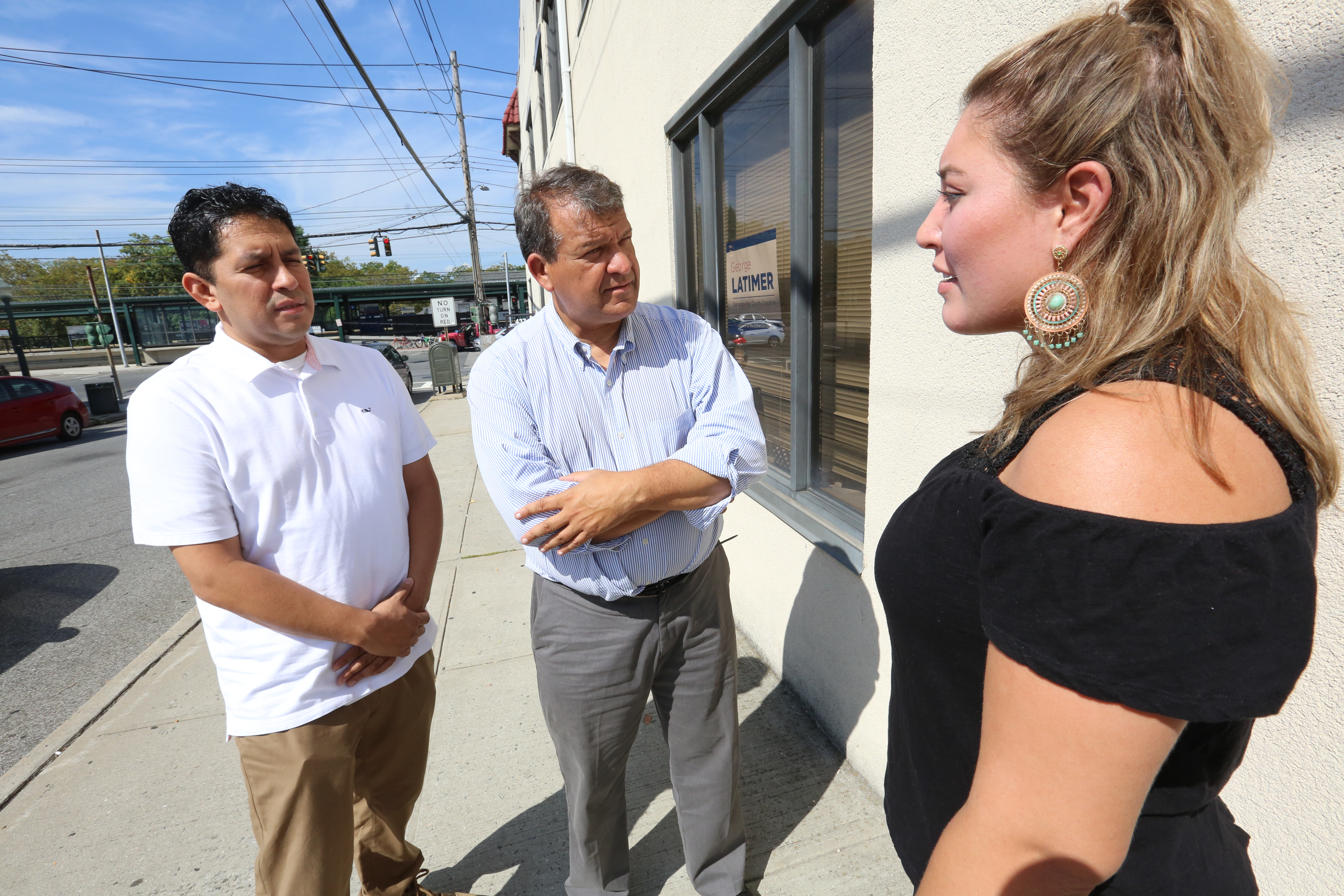 George Latimer esta corriendo para la oficina de Astorino en el Condado de Westchester. Hispanos en el area de Westchester, NY piden mas seguridad para los indocumentados.