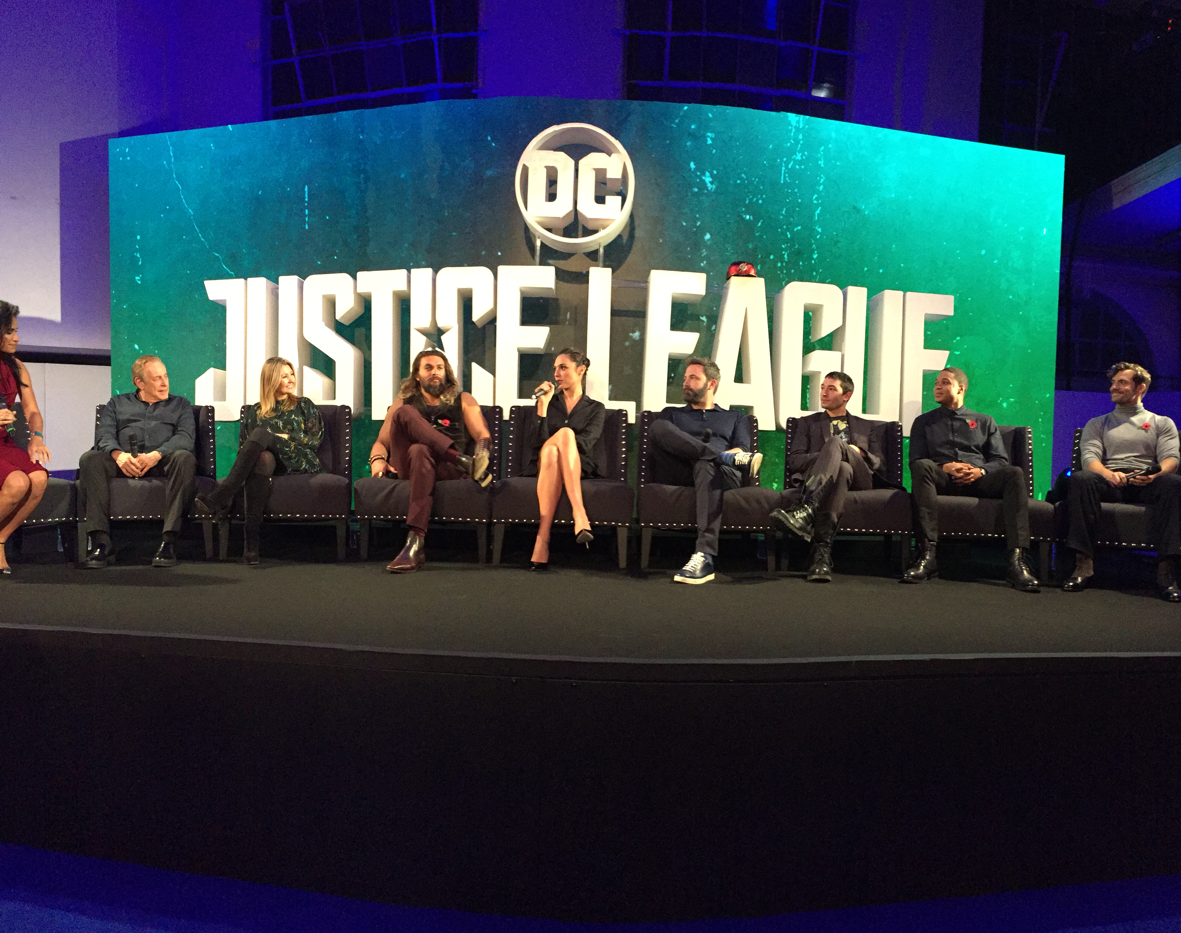 Los actores de "Justice League" durante la conferencia de prensa.