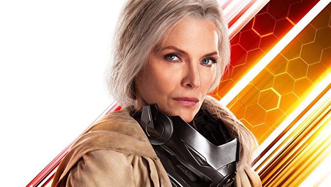 Michelle Pfeiffer como Janet Van Dyne.