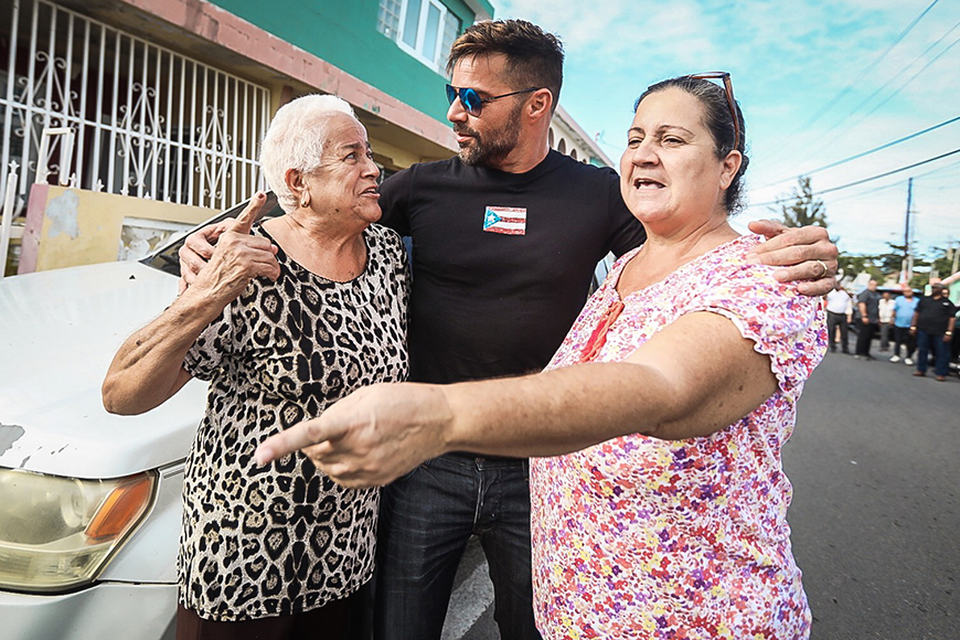 Ricky Martin entrega casas en Puerto Rico