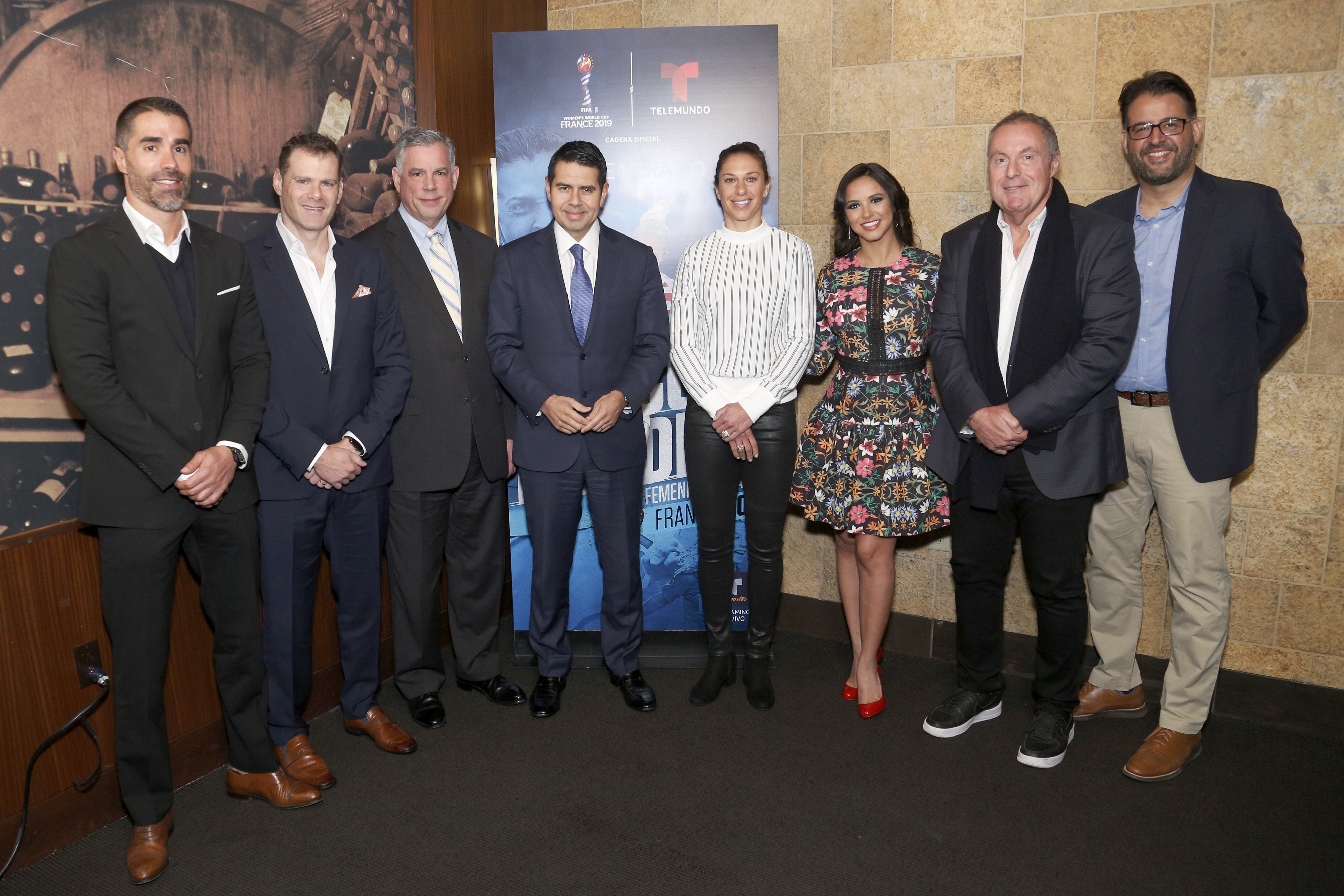 De izq. a dcha: Juan Pablo Ángel, Miguel Gurwitz, Ray Warren, Cesar Conde, Carli Lloyd, Ana Jurka, Andres Cantor y Eli Velazquez.