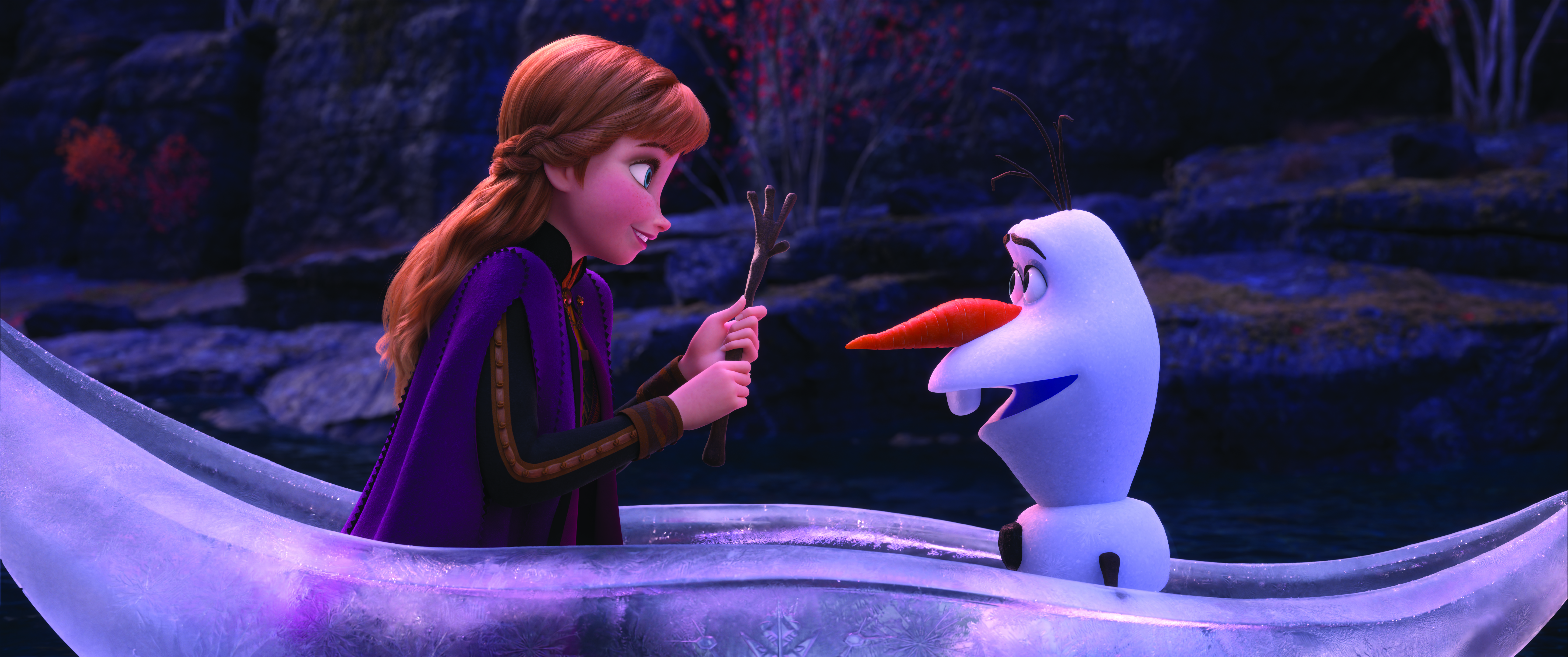 Anna y Olaf en un momento de Frozen 2.