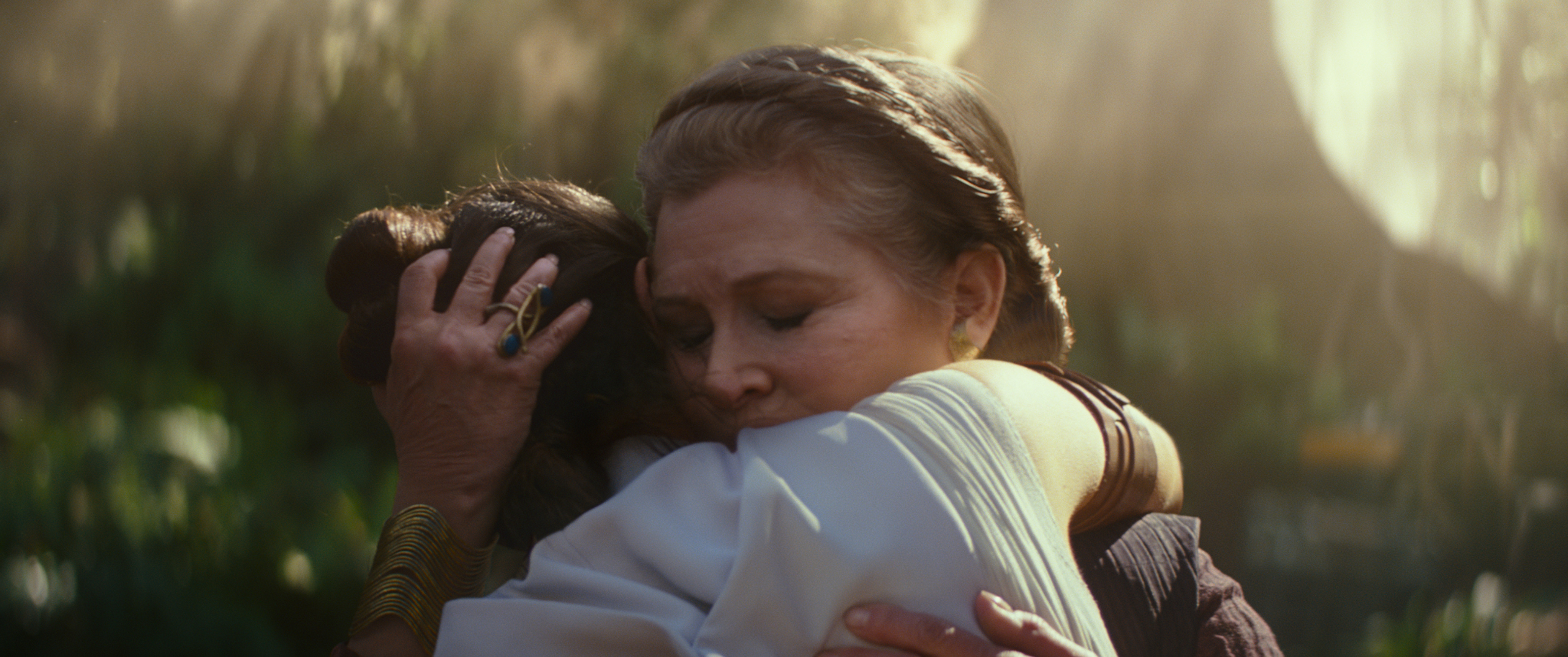 General Leia Organa (Carrie Fisher) y Rey (Daisy Ridley). / Foto: Lucasfilm