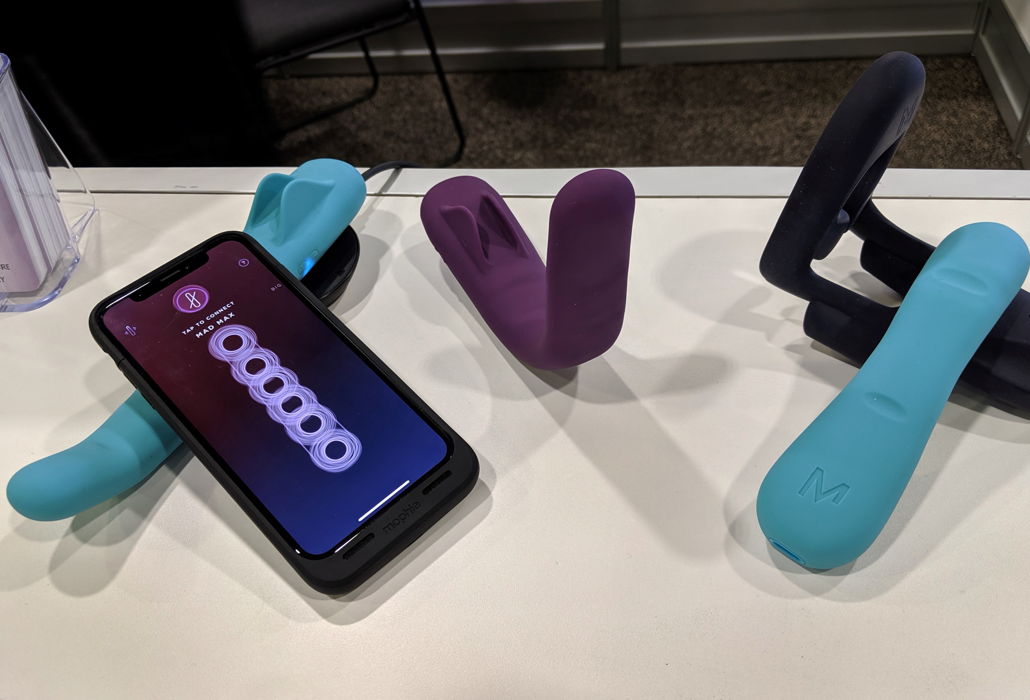 Vista del Mysteryvibe, un vibrador unisex de silicona.