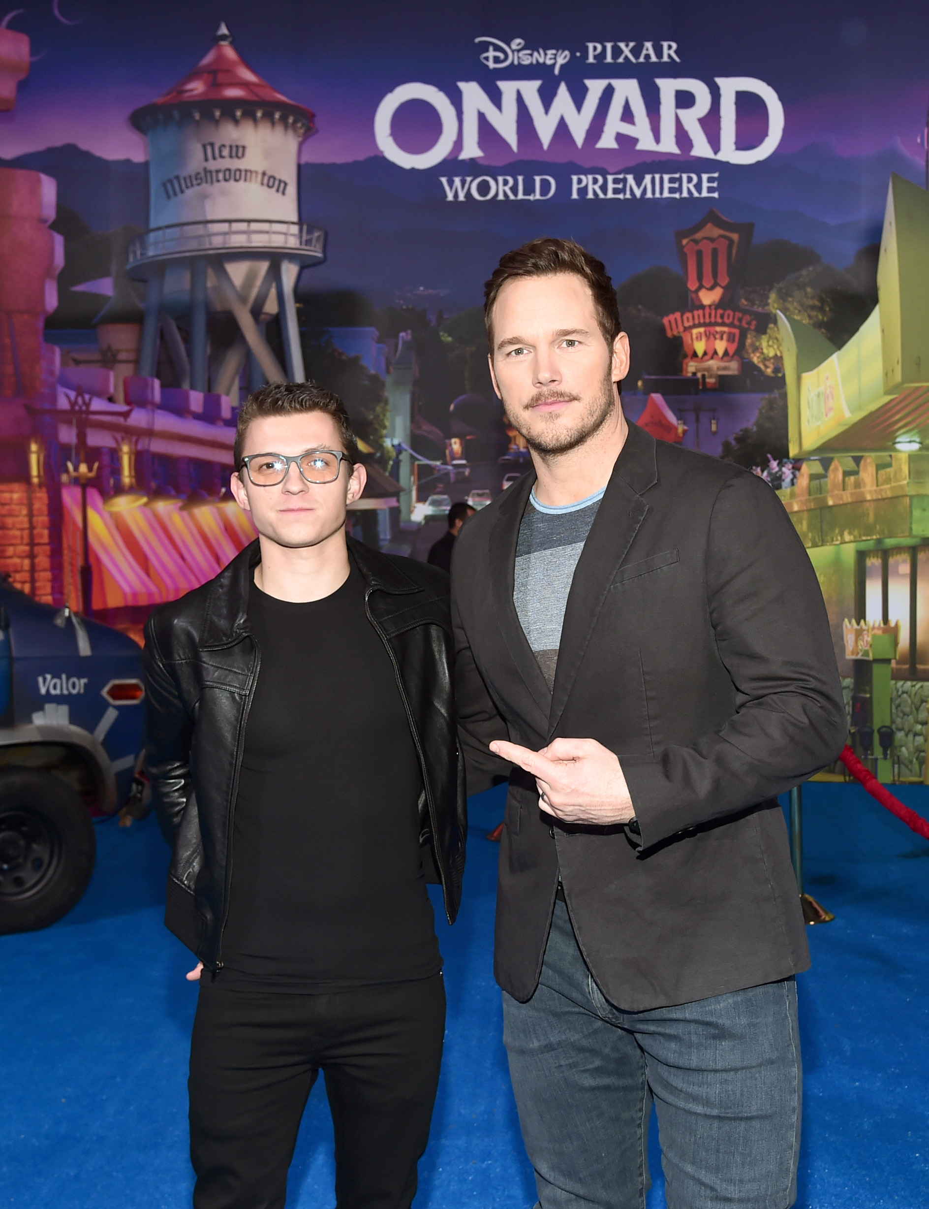 Tom Holland (izq.) y Chris Pratt en la premiere de "Onward" en Hollywood.