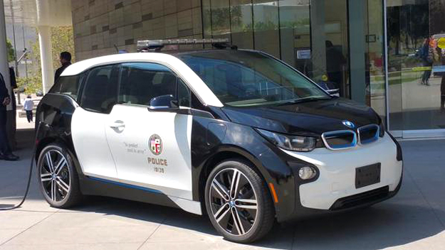 El otro auto que figura en el préstamos es un BMW.