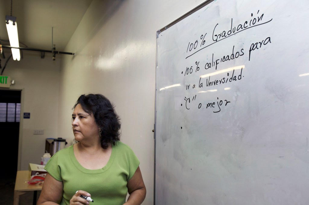 Padres se convierten en defensores de la educación de sus hijos.