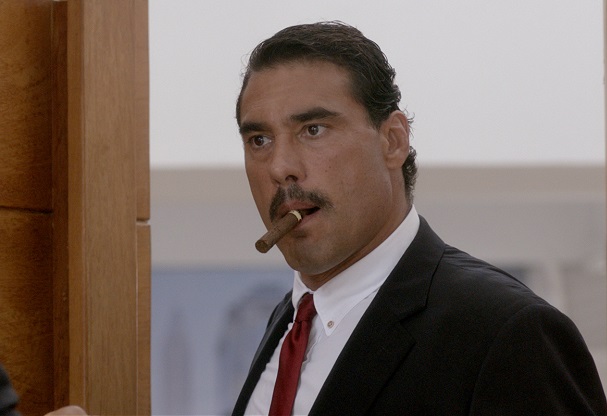 Eduardo Yáñez es un arriesgado ranchero en "Ladrones".