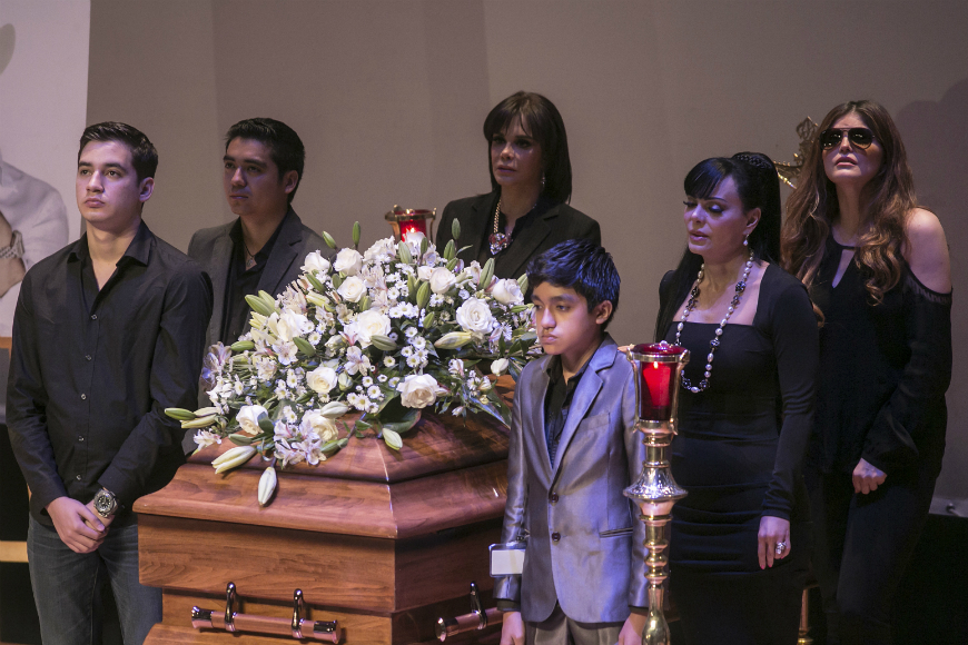 Guardia se mostró muy afectada en el funeral de Joan Sebastian el pasado Julio. 