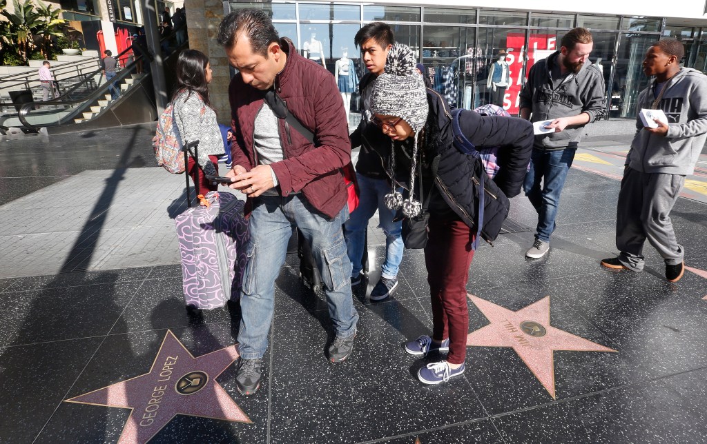 Ricardo Mendoza visita Hollywood con su familia. Foto: Aurelia Ventura/La Opinión