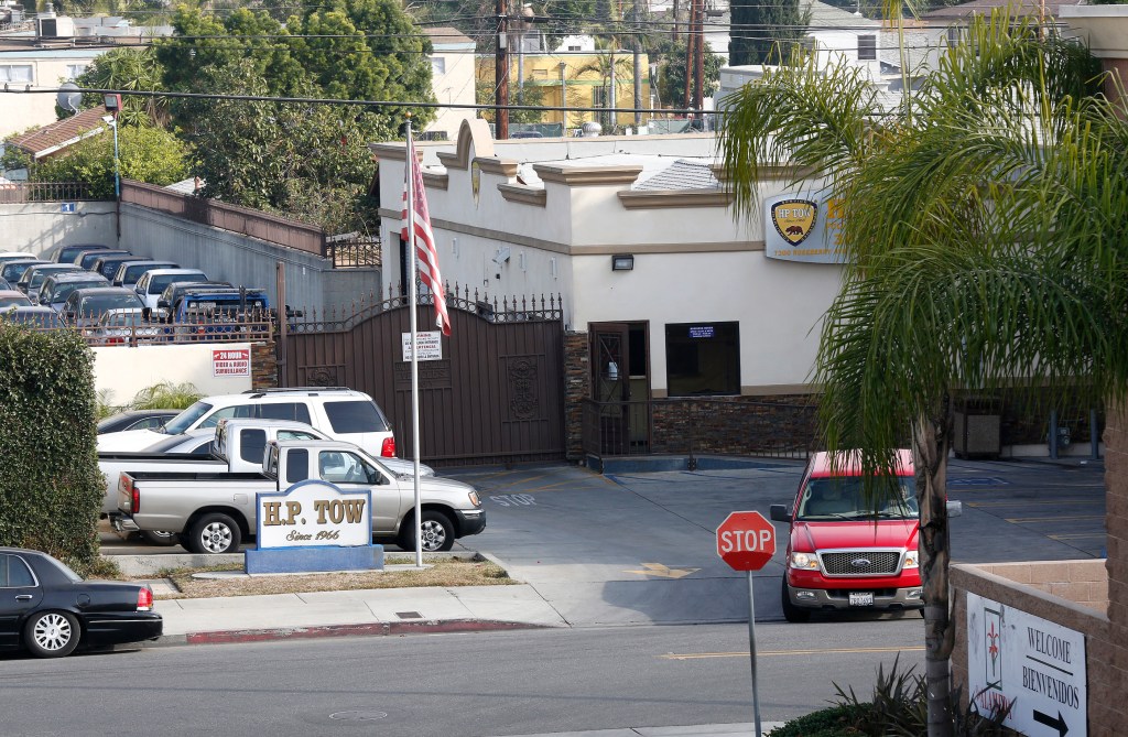 01/14/16 / HUNTINGTON PARK/ HP Tow, a company in Huntington Park that towed and stored impounded vehicles for the city Police Department are accused of seeking to bribe a city councilman, according to FBI officials. (Photo by Aurelia Ventura/La Opinion)