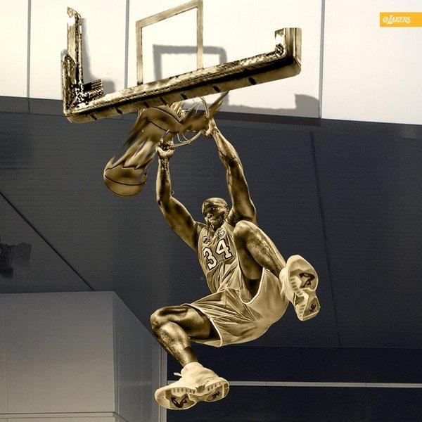 En esta ilustración se puede apreciar cómo se verá la estatua de Shaquille O'Neal que será develada afuera del Staples Center con fecha por determinar.