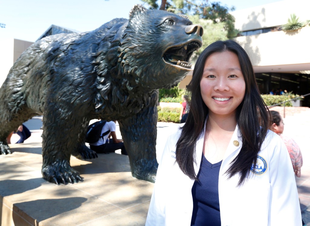 02/25/16 /LOS ANGELES/ Chinese Mexican and UCLA student Marcela Zhou (Photo by Aurelia Ventura/La Opinion)