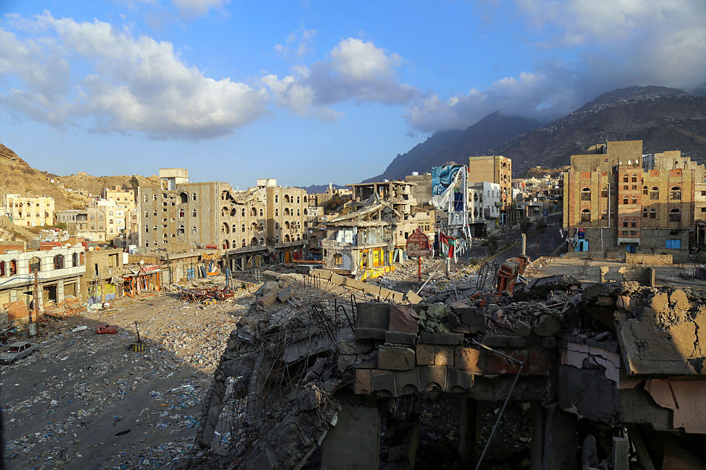Unas 200.000 personas permanecen atrapadas en Taiz.