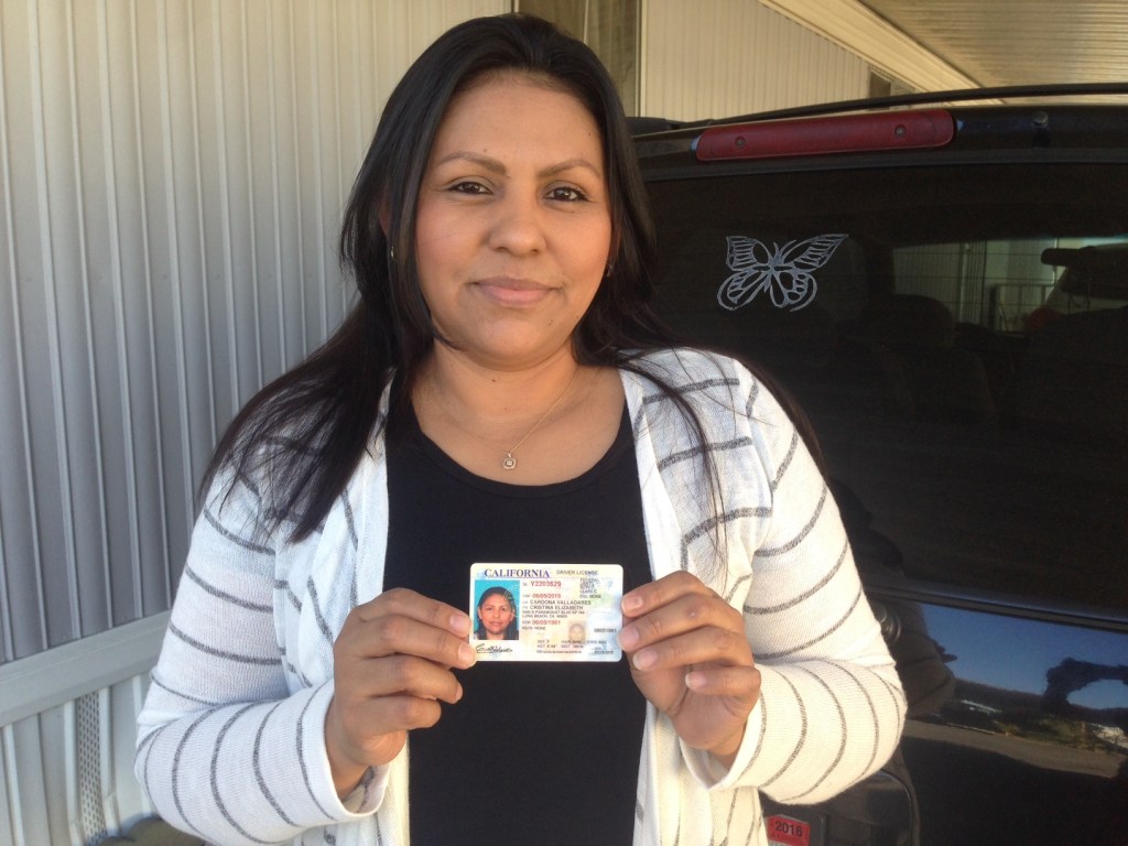 Cristina Cardona recibió una licencia de manejo en mayo y desde entonces no teme a la Policía
