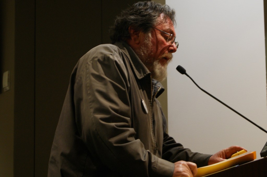 Rick Pérez, el padre de la víctima, se dirigió al Concejo Municipal de Richmond diciéndoles que él y su familia esperan que se haga justicia.