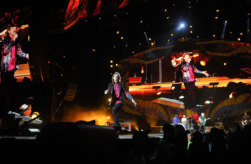 El cantante británico y líder de la banda de rock The Rolling Stones Mick Jagger durante un concierto en la Ciudad Deportiva de La Habana, Cuba, el 25 de marzo de 2016. 