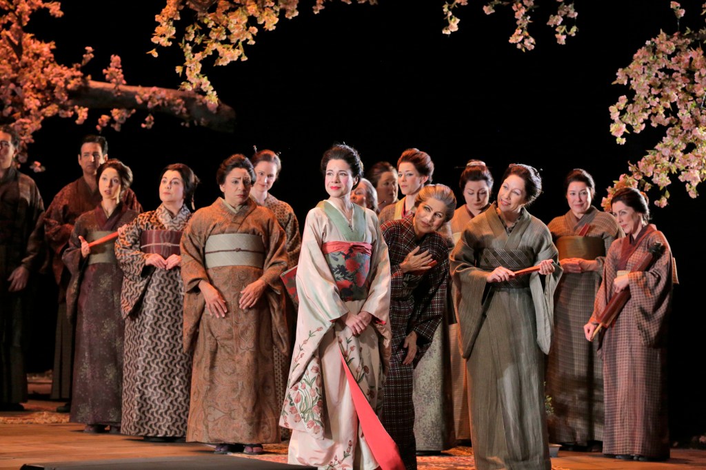 Madama Butterfly, con Ana María Martínez (centro)