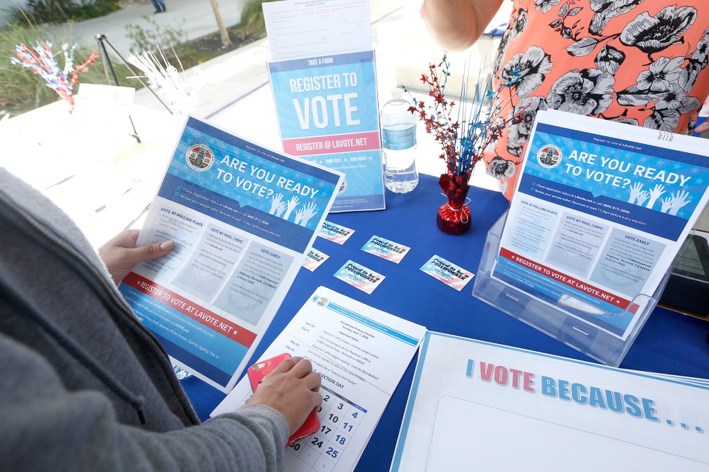 Hay varias formas de registrarte para votar, pero debes hacerlo antes del 23 de mayo para poder ejercer tu voto en la elección primaria del 7 de junio. /AURELIA VENTURA