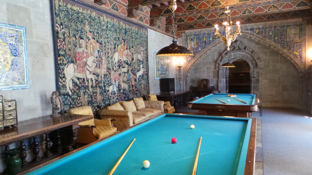 Uno de los grandes salones del Hearst Castle.