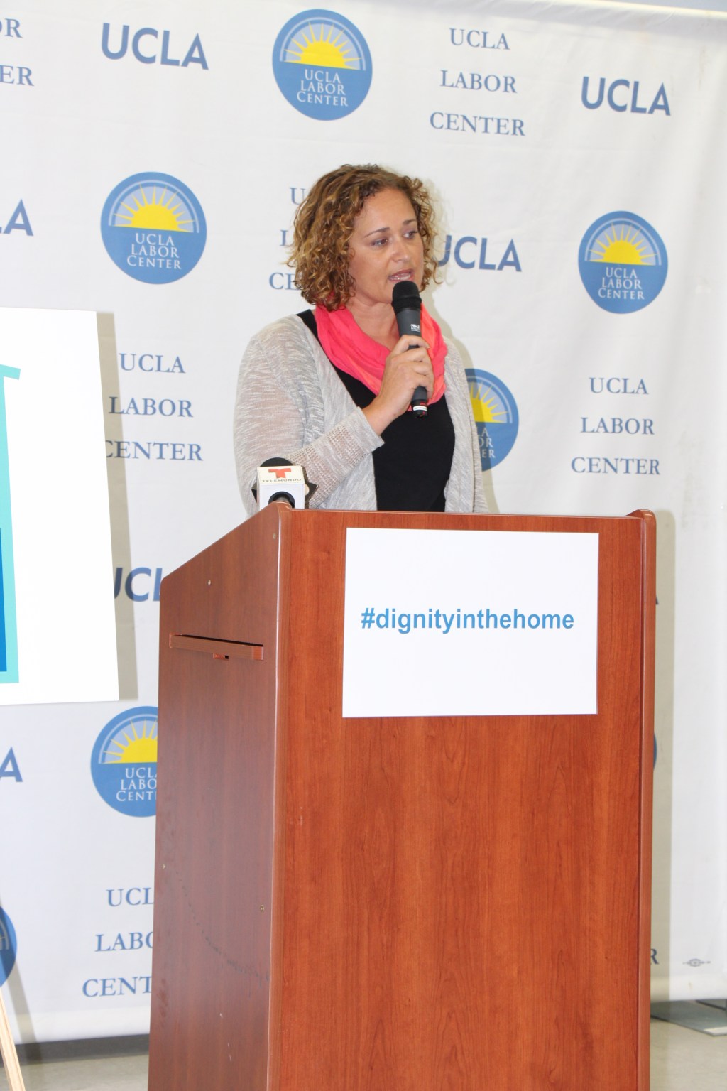 La empleadora de Jessica, Connie Galambos-Malloy, cuenta su experiencia en Centro Laboral de UCLA.
