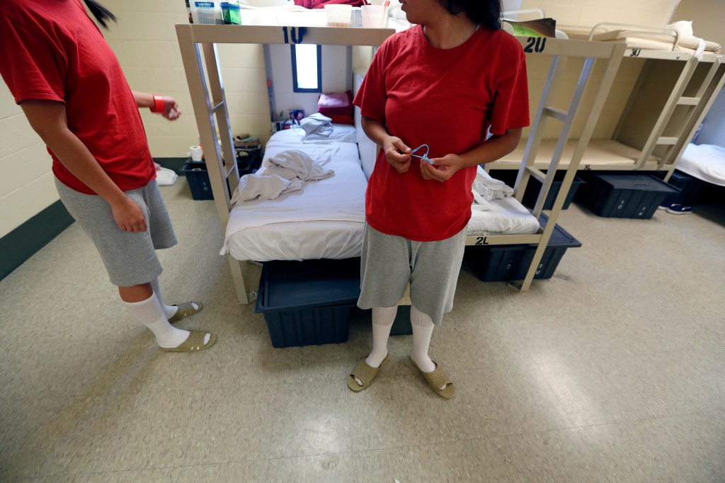 06/21/16/ ADELANTO/ Immigrant detainees at the general female population block at the Adelanto Detention Center. The facility, the largest and newest Immigration and Customs Enforcement (ICE), detention center in California, houses males and females an average of 1,700 immigrants in custody pending a decision in their immigration cases or awaiting deportation. (Photo Aurelia Ventura/ La Opinion)