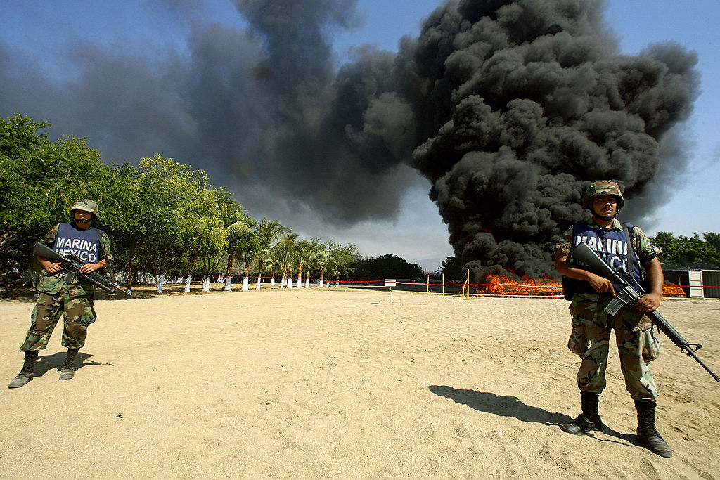 Operativos militares antidrogas ineficientes en México propician que la droga producida aquí llegue a otros países. Foto: Getty