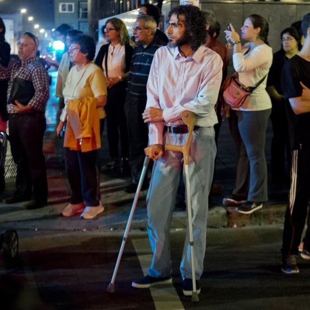 Jihad Diyab en una manifestación celebrada en Montevideo en honor a los desaparecidos durante el gobierno militar (1973-1985).