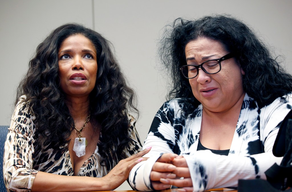 08/01/16/LOS ANGELES/ An emotional Tawnya Nevarez with her attorney Areva Martin expresses her outrage and disappointment afterÊher 16-year-old son, who was subdued with pepper spray and a Taser duringÊa physical confrontation with a Burbank police officer during a traffic stop in Burbank. (Photo Aurelia Ventura/ La Opinion)