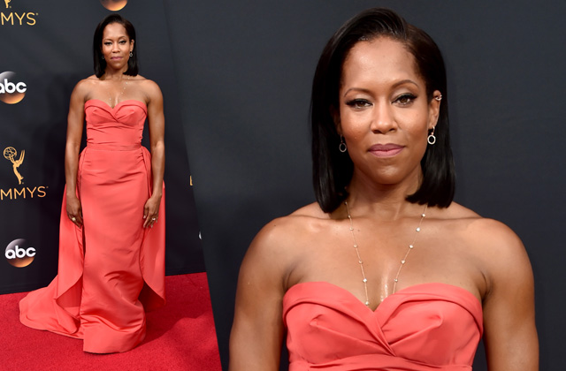 PEOR: Regina King parece no estar disfrutando mucho del momento en este vestido voluptuoso