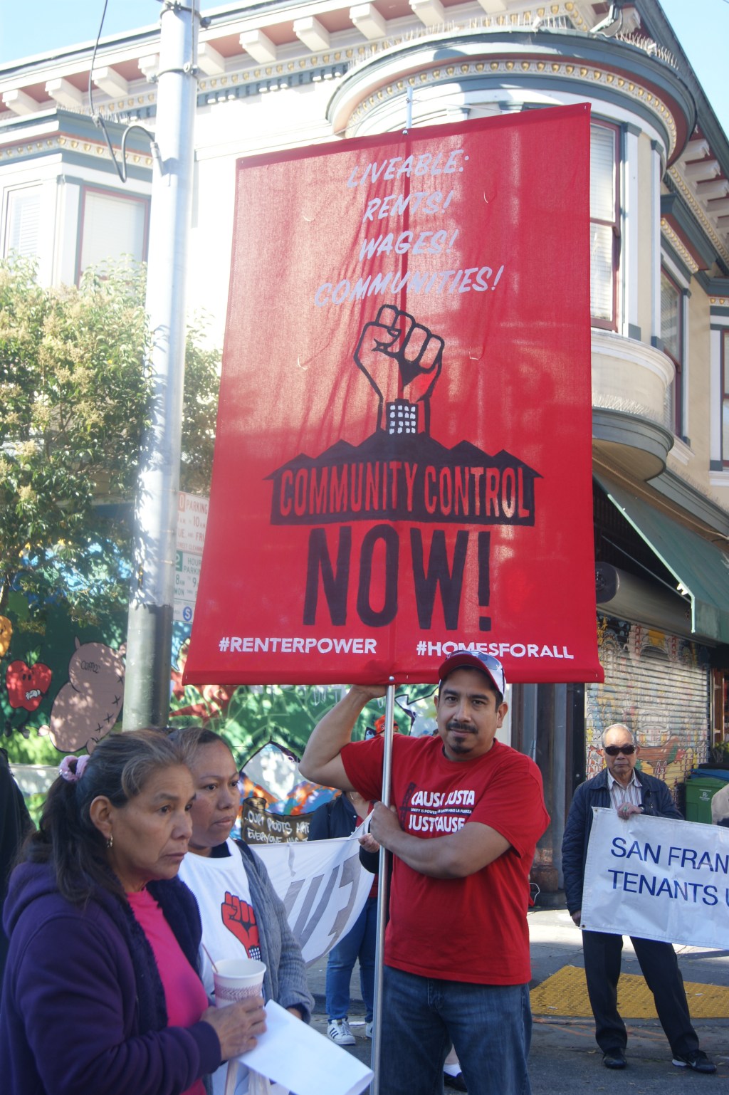 Personas y organizaciones piden que las comunidades tengan decisión en el tema de la crisis de vivienda en sus barrios.