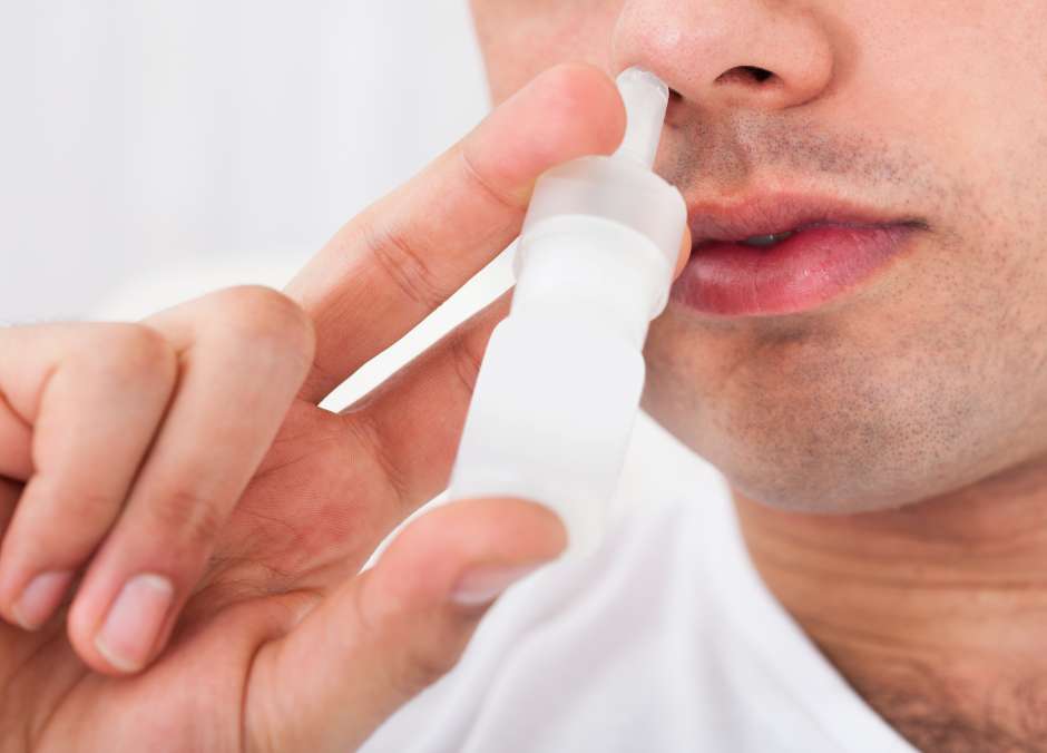 El aerosol nasal de otra persona puede contener bacterias o virus.