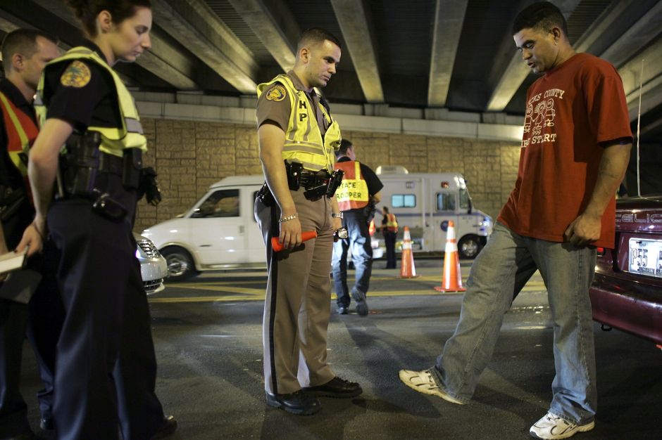 Con una detención por DUI puedes terminar en la cárcel o pagar multas de miles de dólares. / (Getty Images)