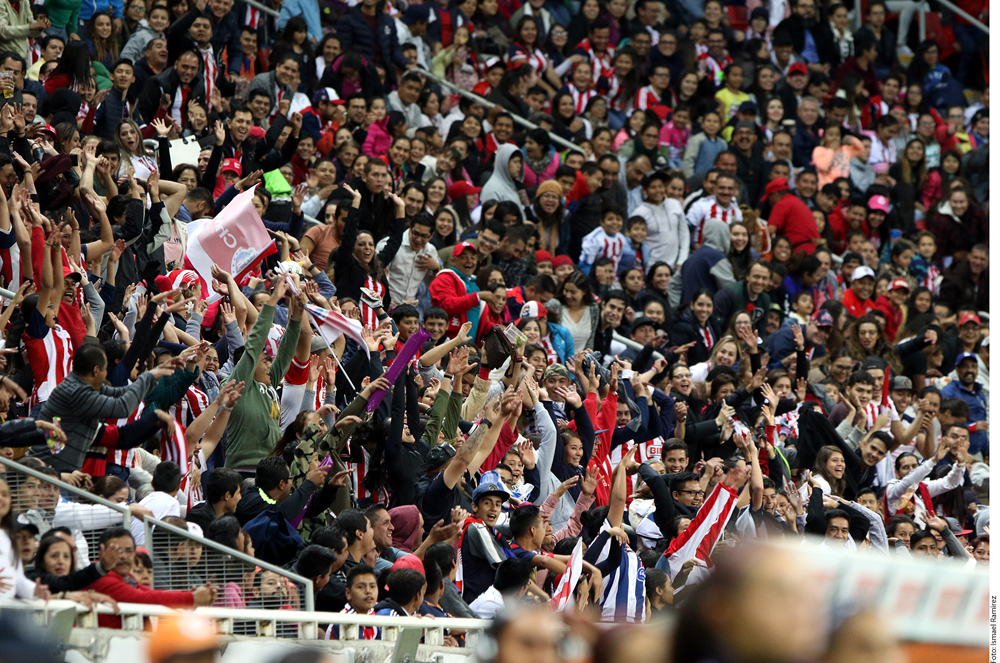 La afición de Chivas femenil se comportó a la altura y no lanzó el polémico grito