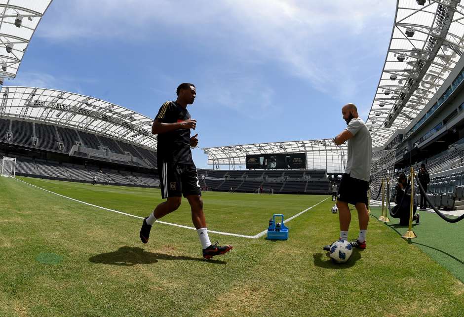 Tras la ceremonia, el LAFC hizo su primer entrenamiento en la nueva cancha.