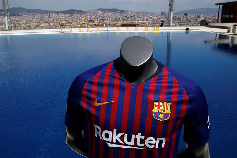 La nueva playera azulgrana recupera nuevamente las rayas verticales de lado a lado