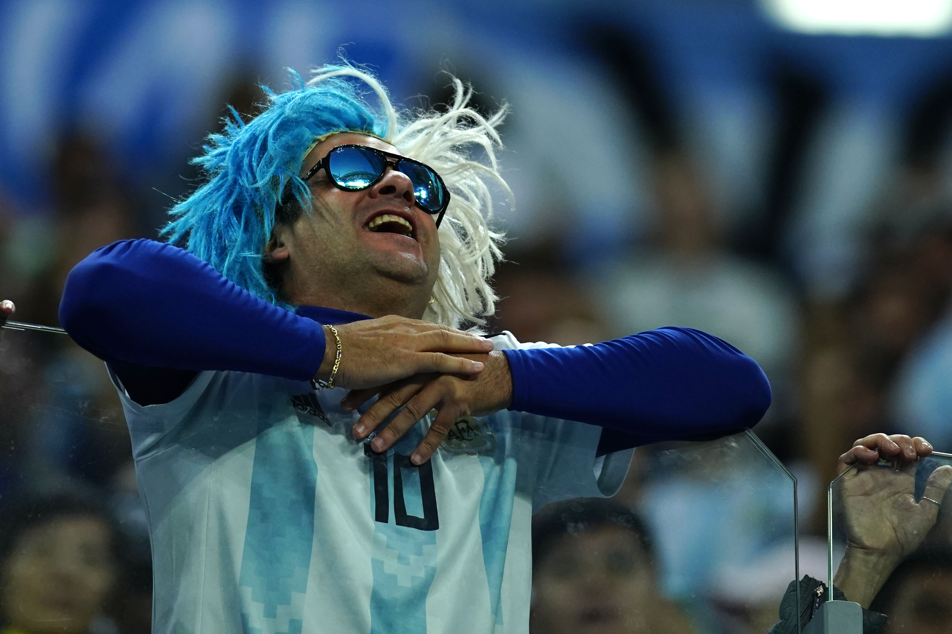 La afición de Argentina muestra su respaldo a México en el duelo de octavos ante Brasil